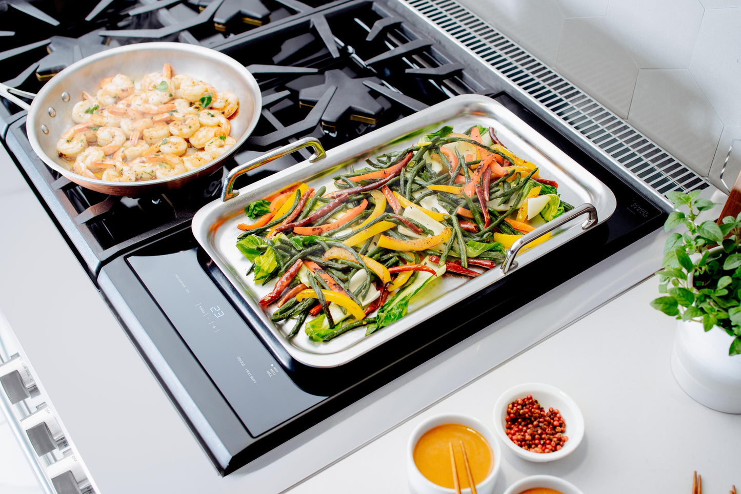 MCSA03005833_Thermador-induction-cooktop-feature_def