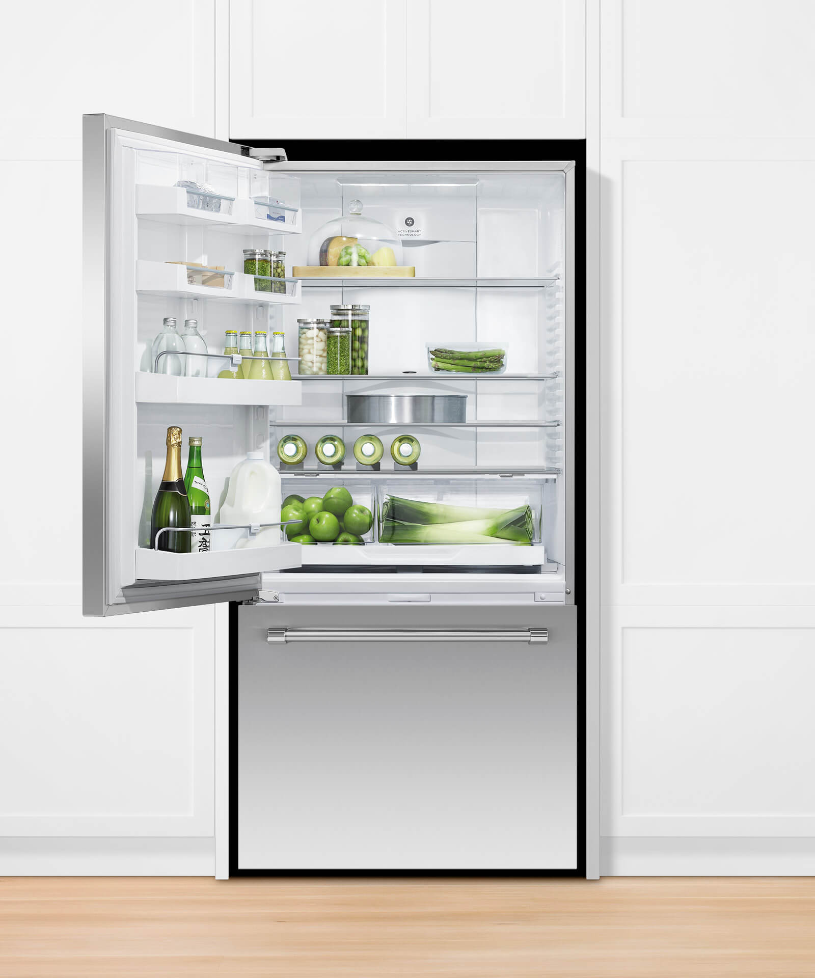 Freestanding Refrigerator Freezer, 32", 17.5 cu ft, Ice & Water, pdp